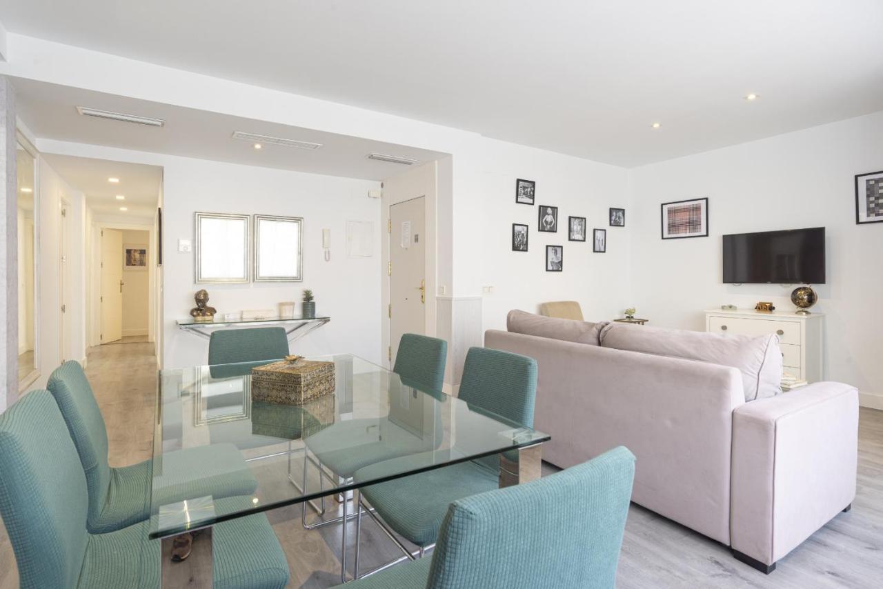 Soho Premium 4 Bedrooms Apartment Malaga Bagian luar foto
