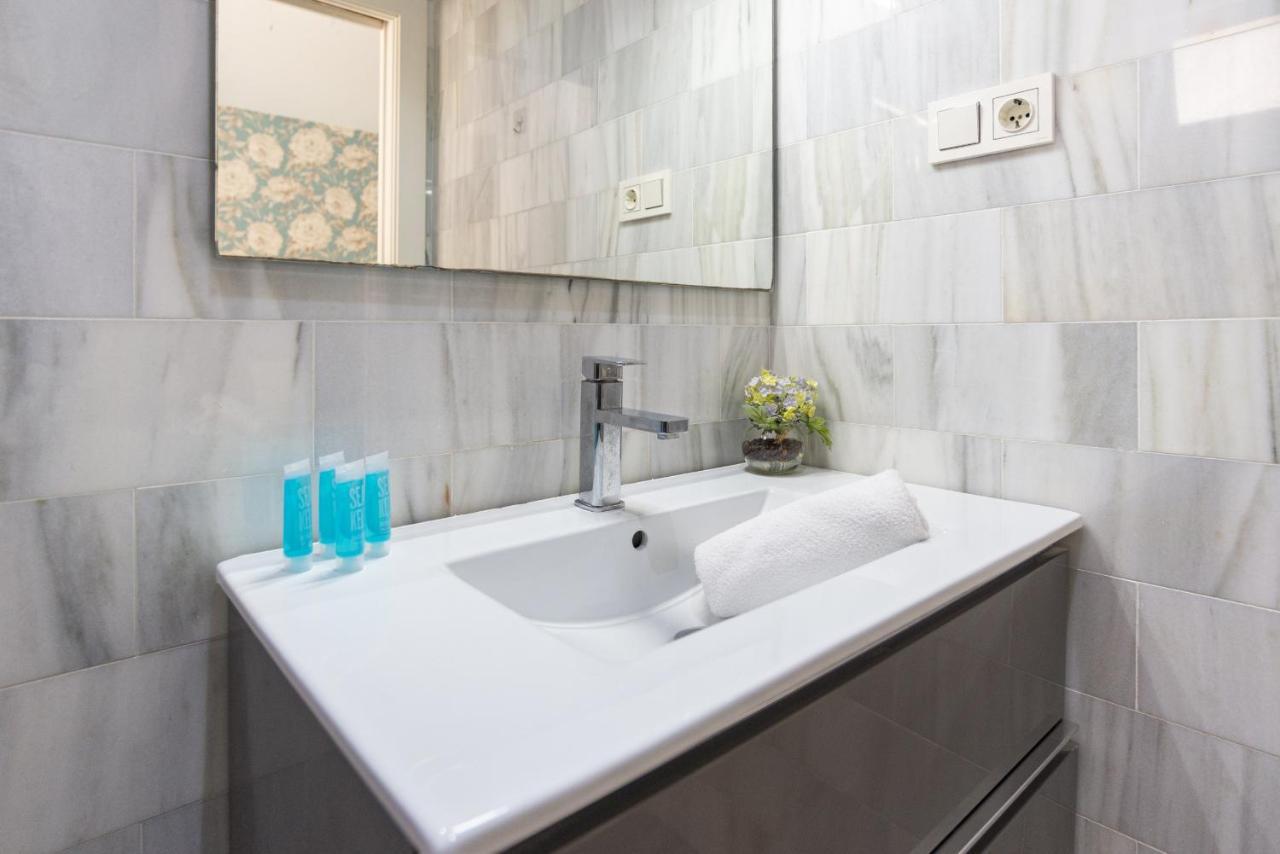 Soho Premium 4 Bedrooms Apartment Malaga Bagian luar foto