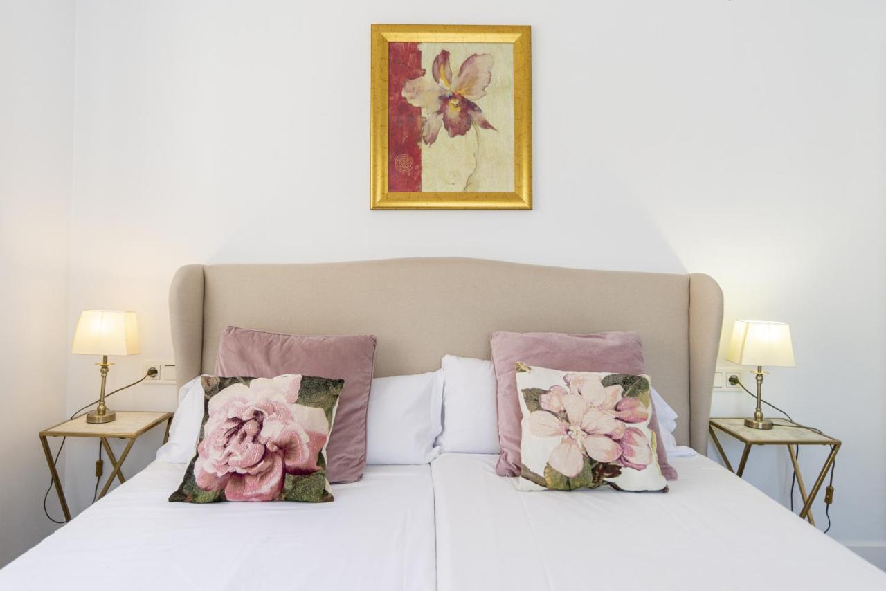 Soho Premium 4 Bedrooms Apartment Malaga Bagian luar foto