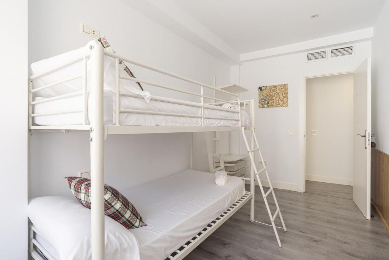 Soho Premium 4 Bedrooms Apartment Malaga Bagian luar foto