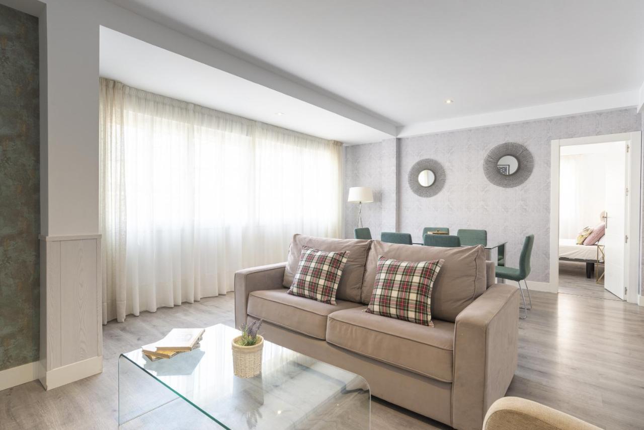 Soho Premium 4 Bedrooms Apartment Malaga Bagian luar foto