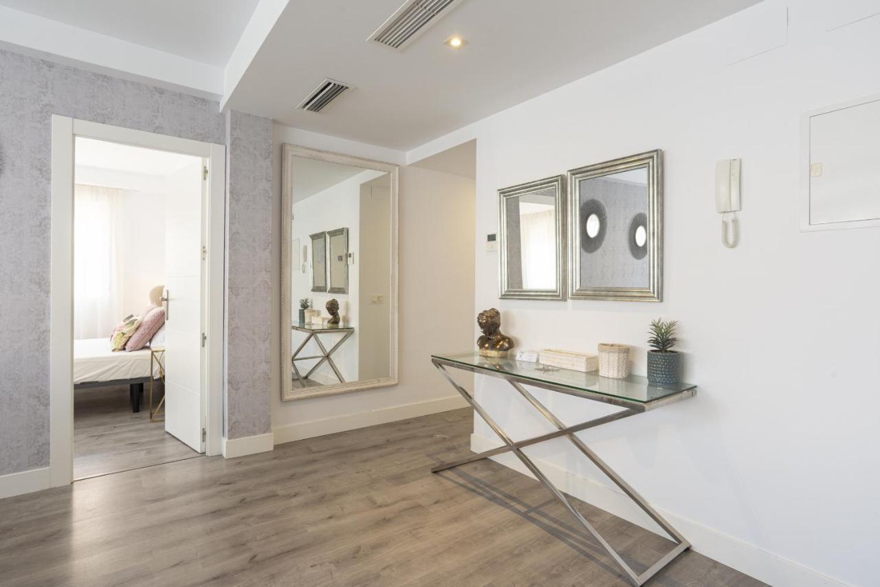 Soho Premium 4 Bedrooms Apartment Malaga Bagian luar foto
